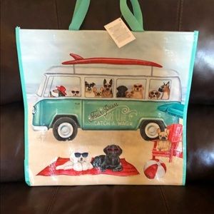 Dogs at the beach vw van bus tote bag